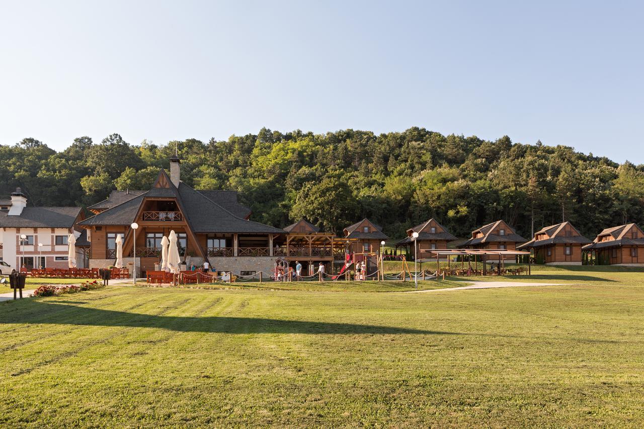 Etno Naselje Vrdnicka Kula Panzió Rednek Kültér fotó