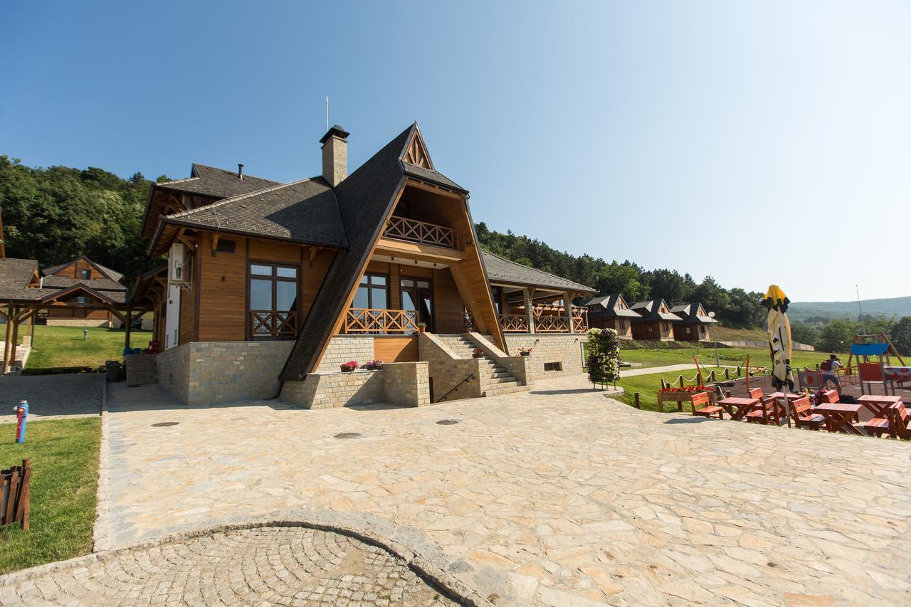 Etno Naselje Vrdnicka Kula Panzió Rednek Kültér fotó